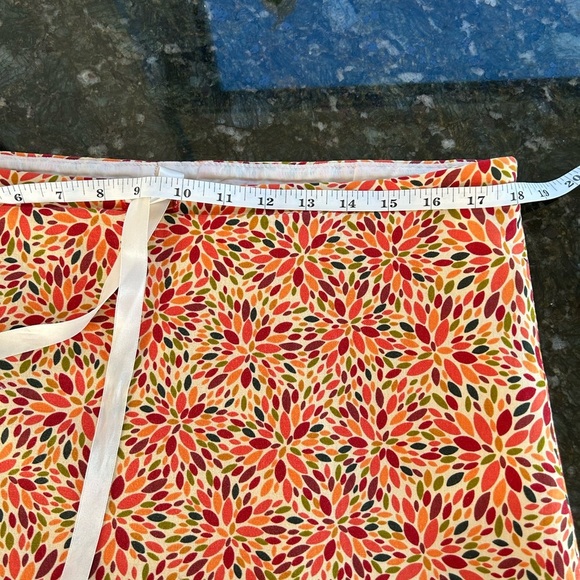 A Line skirt. Lined. Colorful fabric. Made in Colorado. Size Medium - Picture 6 of 7